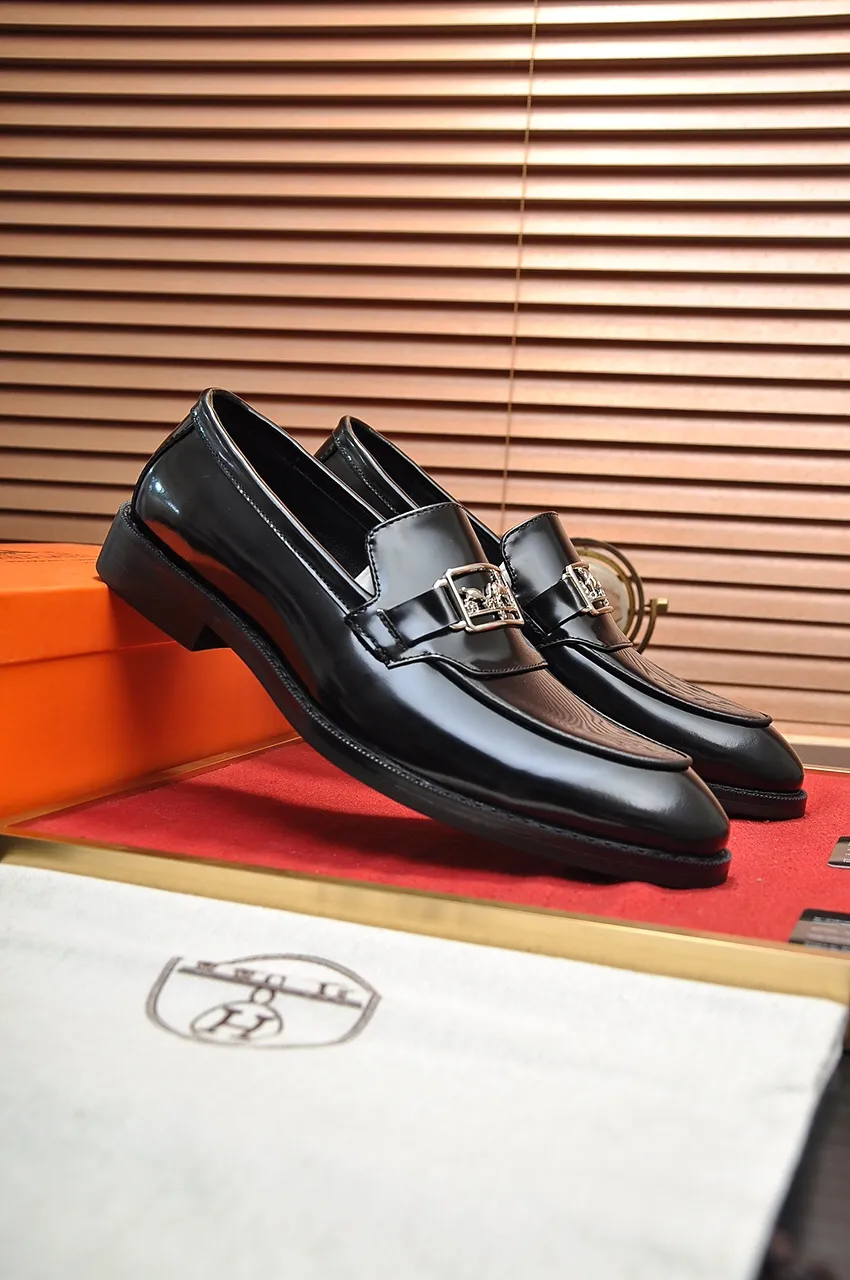 Men's shoes💰460💶[HERMES] (cowhide lining)🍀Italian top luxury🍀He does not pursue novel styles and gorgeous colors, but attracts the favor of successful men with his flawless, elegant and classic style! This very, very comfortable, simple and stable style makes it easy to match any style! The pattern is absolutely 1:1 refined from the original case, and we strive for excellence in materials, imported cowhide + cowhide lining💪💪💪extraordinary texture👍! .Black brown code number: 38 to 45 (45 customized)